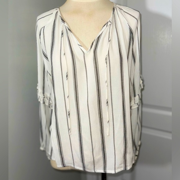 Amuse Society Long Sleeve Boho Blouse. - Picture 1 of 5